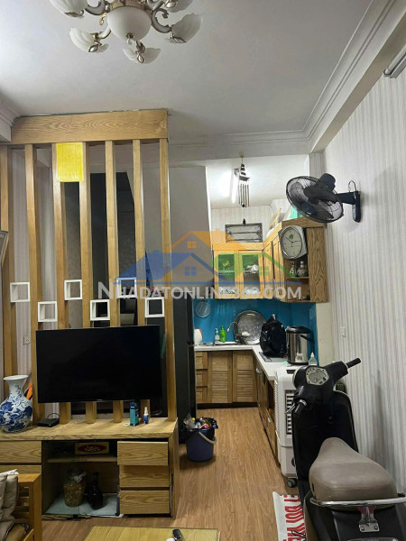 Cho thuê nhà nguyên căn ngõ 1194 láng,25m² x 5 tầng, 3pn, 13 triệu...