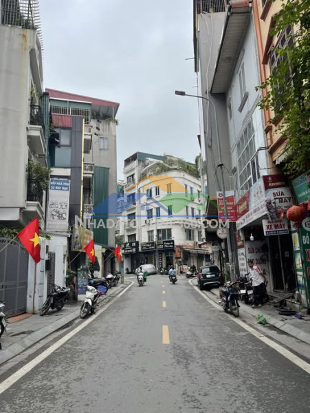 Giá hời “mặt phố trung tâm”, bán nhà văn cao quần ngựa, 96m...